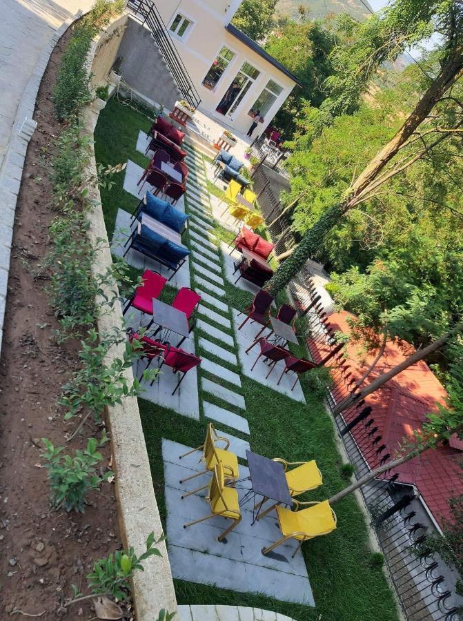 R Hotel Corovode Exterior foto